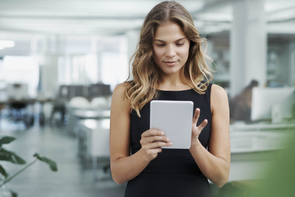 A beautiful young businesswoman using a digital tablet in the officehttp://195.154.178.81/DATA/i_collage/pu/shoots/805302.jpg